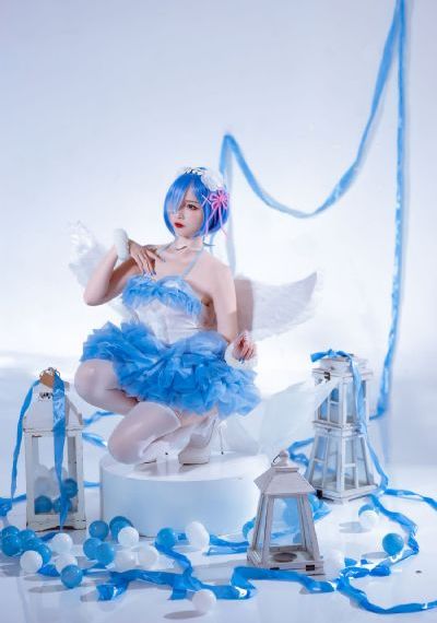 深蓝与月光