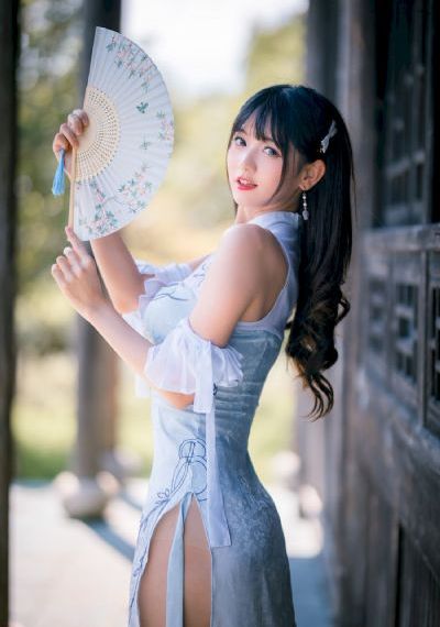 红色比基尼电影