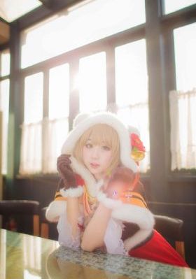 《漂亮的女邻居》在线观看